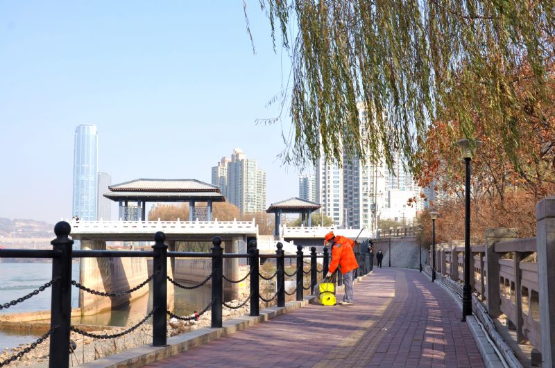 �m���S���L�龀