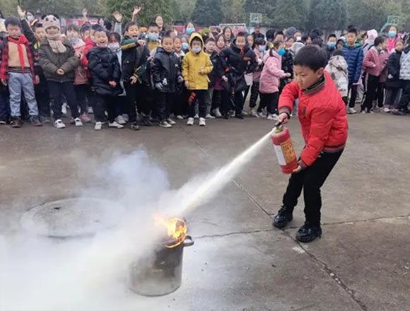 做到“七不 一斷”杜絕學(xué)?；鸹?/>
                                                                </div>
                            <div   id=